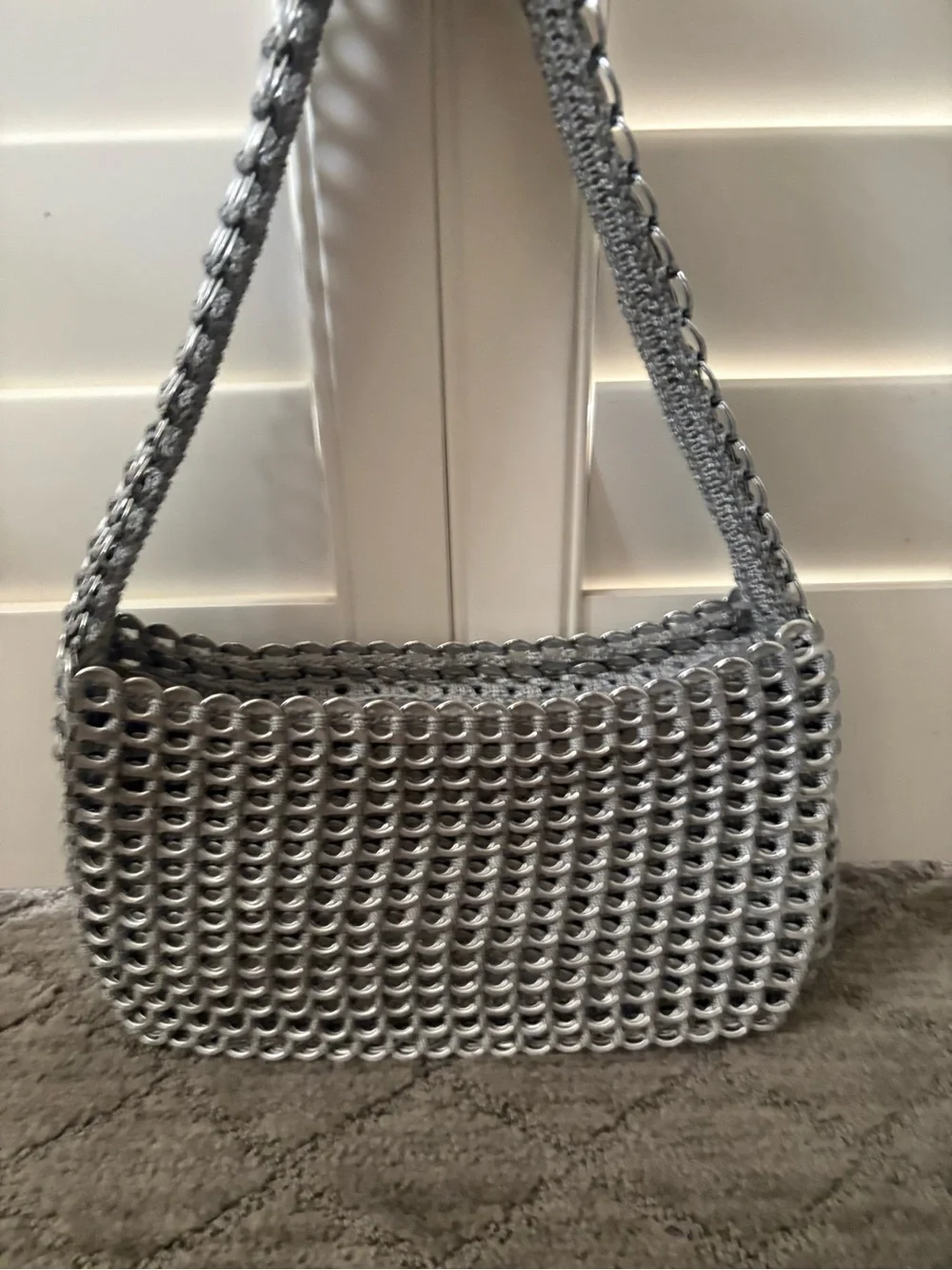 Woven Chain-Link Shoulder Bag in Silver, Escama Brazil